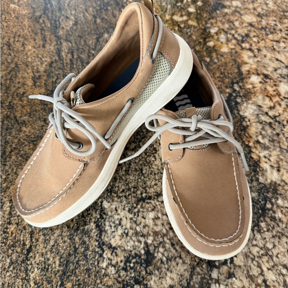 Kids Sperry’s Fairwater Tan Boat Shoes size 4